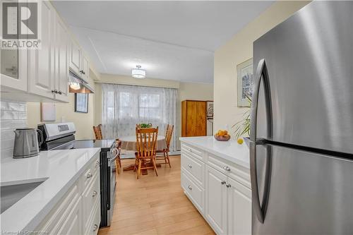 1377 Lakeshore Road Unit# 108, Burlington, ON - Indoor Photo Showing Kitchen