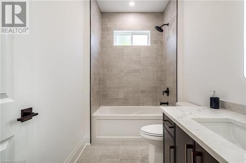 13 Charles Street, Brantford, ON - Indoor Photo Showing Bathroom