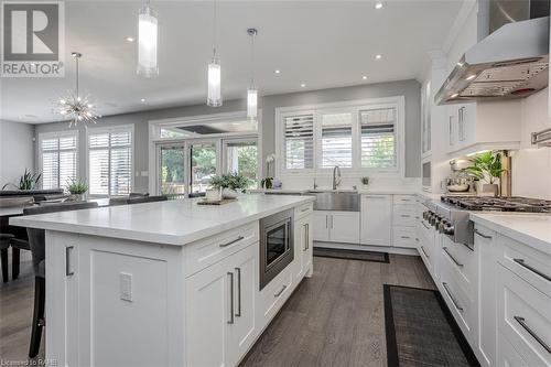 474 Dewitt Road, Stoney Creek, ON - Indoor Photo Showing Kitchen With Upgraded Kitchen