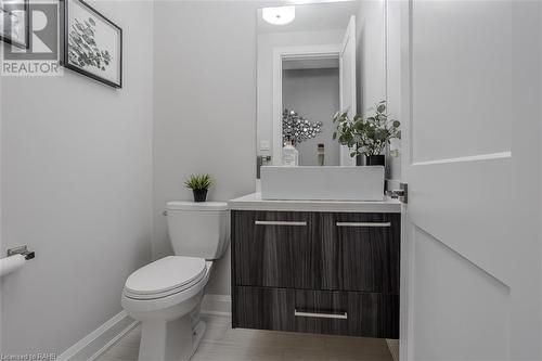 474 Dewitt Road, Stoney Creek, ON - Indoor Photo Showing Bathroom