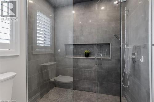 474 Dewitt Road, Stoney Creek, ON - Indoor Photo Showing Bathroom