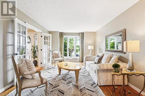 70 Glen Cannon Drive, Hamilton, ON - Indoor Photo Showing Living Room