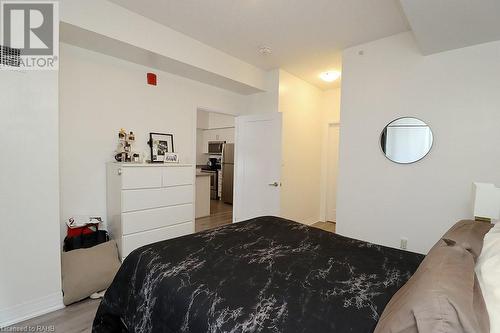 10 Concord Place Unit# 104, Grimsby, ON - Indoor Photo Showing Bedroom