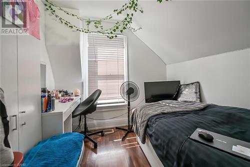 17 Albemarle Street, Hamilton, ON - Indoor Photo Showing Bedroom