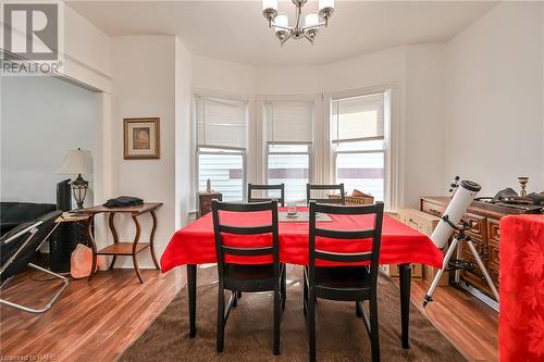 17 Albemarle Street, Hamilton, ON - Indoor Photo Showing Dining Room