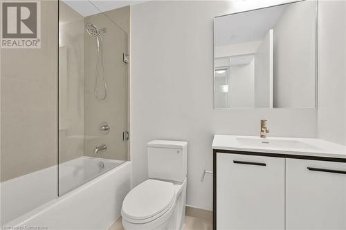 385 Winston Road Unit# 201, Grimsby, ON - Indoor Photo Showing Bathroom