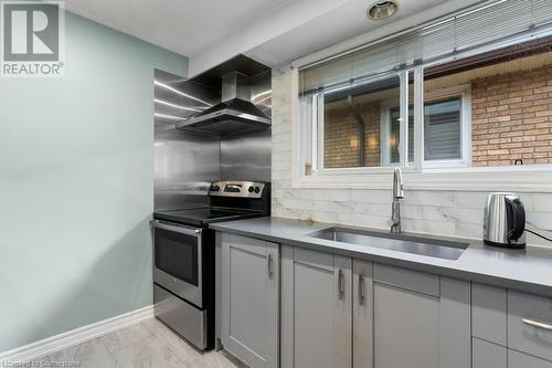 61 Napoli Drive, Hamilton, ON - Indoor Photo Showing Kitchen