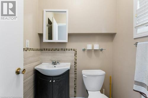 61 Napoli Drive, Hamilton, ON - Indoor Photo Showing Bathroom