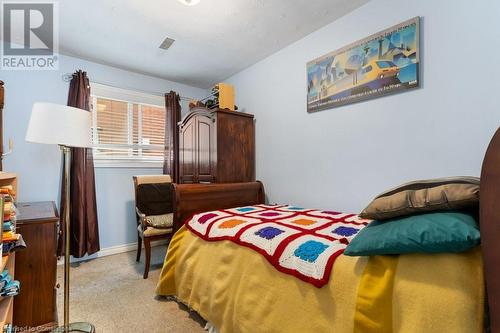 61 Napoli Drive, Hamilton, ON - Indoor Photo Showing Bedroom