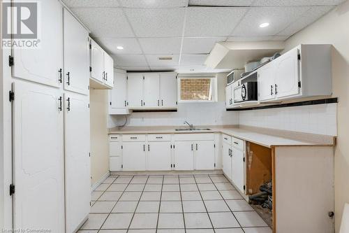 61 Napoli Drive, Hamilton, ON - Indoor Photo Showing Kitchen With Double Sink