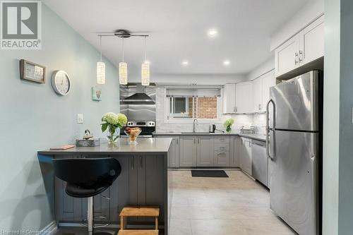 61 Napoli Drive, Hamilton, ON - Indoor Photo Showing Kitchen With Upgraded Kitchen