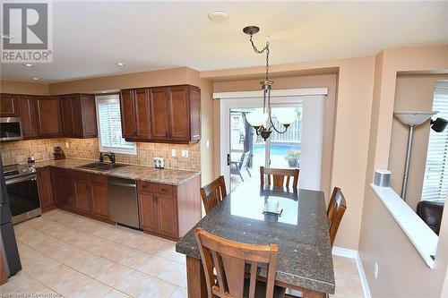 94 Grindstone Way, Waterdown, ON - Indoor