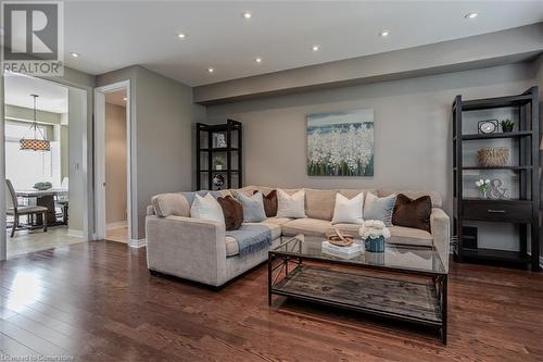 4823 Thomas Alton Boulevard Unit# 60, Burlington, ON - Indoor Photo Showing Living Room