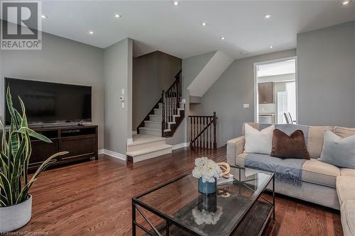 4823 Thomas Alton Boulevard Unit# 60, Burlington, ON - Indoor Photo Showing Living Room