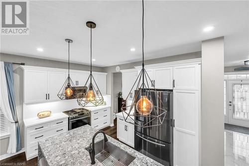 26 Harvest Gate, Smithville, ON - Indoor Photo Showing Kitchen With Upgraded Kitchen