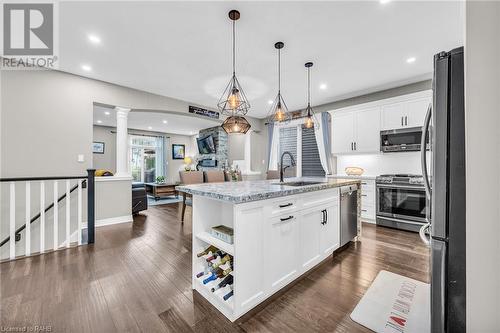 26 Harvest Gate, Smithville, ON - Indoor Photo Showing Kitchen With Upgraded Kitchen