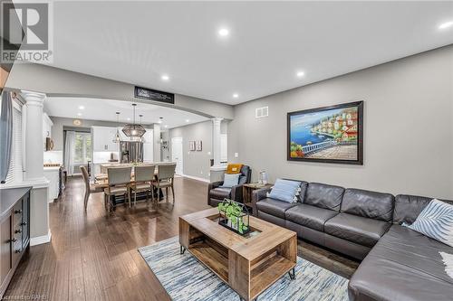 26 Harvest Gate, Smithville, ON - Indoor Photo Showing Living Room