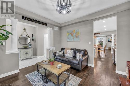 26 Harvest Gate, Smithville, ON - Indoor Photo Showing Living Room