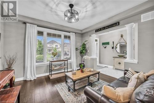 26 Harvest Gate, Smithville, ON - Indoor Photo Showing Living Room