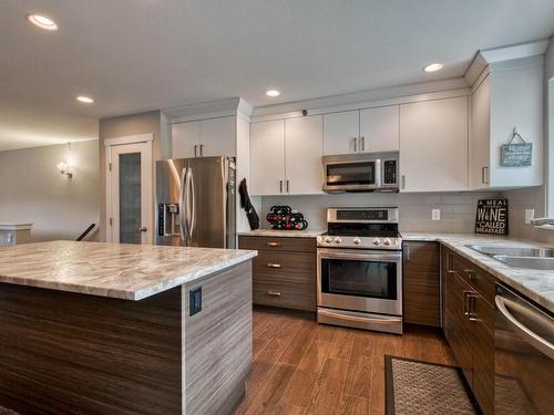 8707 Badger Drive, Kamloops, BC - Indoor Photo Showing Kitchen With Double Sink