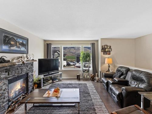 8707 Badger Drive, Kamloops, BC - Indoor Photo Showing Living Room With Fireplace