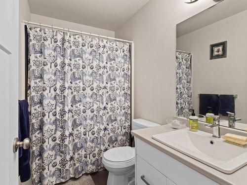 8707 Badger Drive, Kamloops, BC - Indoor Photo Showing Bathroom