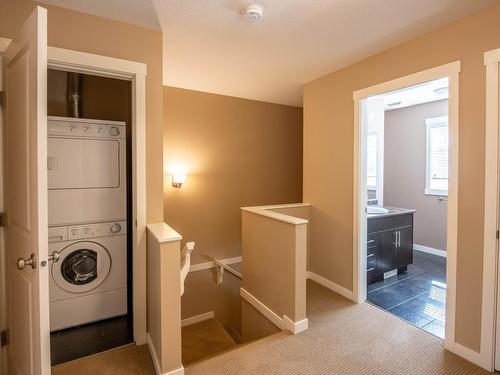 48-2860 Valleyview Drive, Kamloops, BC - Indoor Photo Showing Laundry Room