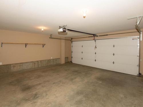 48-2860 Valleyview Drive, Kamloops, BC - Indoor Photo Showing Garage