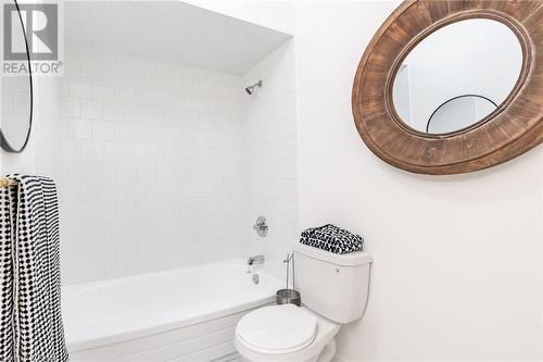 23 Woodman Drive N, Hamilton, ON - Indoor Photo Showing Bathroom