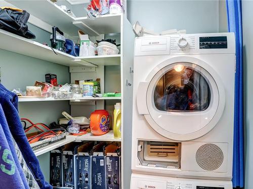 303-4720 Uplands Dr, Nanaimo, BC - Indoor Photo Showing Laundry Room