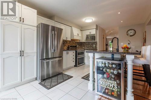 35 Banbury Drive, Ancaster, ON - Indoor Photo Showing Kitchen