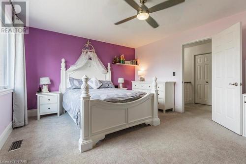 35 Banbury Drive, Ancaster, ON - Indoor Photo Showing Bedroom