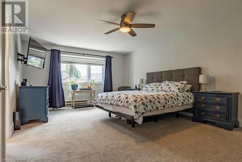 35 Banbury Drive, Ancaster, ON - Indoor Photo Showing Bedroom