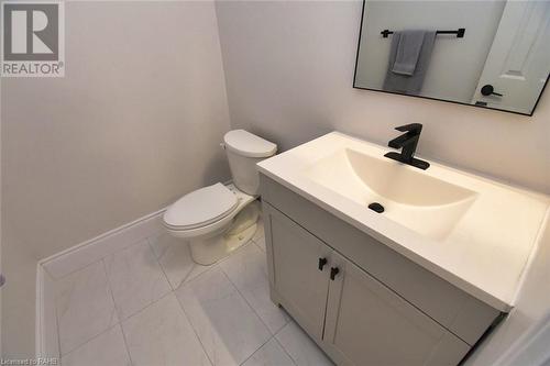 72 Stone Church Road W Unit# 11, Hamilton, ON - Indoor Photo Showing Bathroom