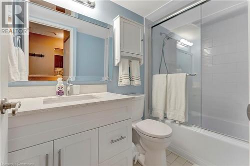 1270 Maple Crossing Boulevard Unit# 306, Burlington, ON - Indoor Photo Showing Bathroom