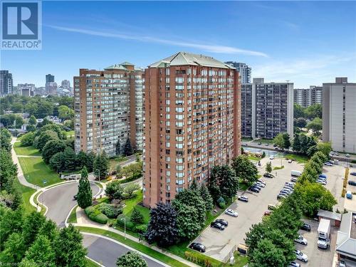 1270 Maple Crossing Boulevard Unit# 306, Burlington, ON - Outdoor With Facade