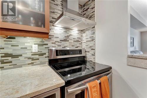 1270 Maple Crossing Boulevard Unit# 306, Burlington, ON - Indoor Photo Showing Kitchen