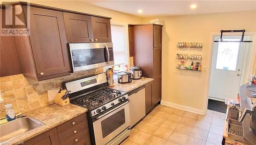 384 Talbot Street, Hamilton, ON - Indoor Photo Showing Kitchen