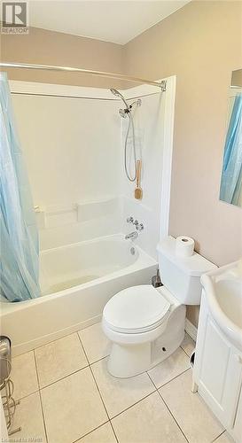 384 Talbot Street, Hamilton, ON - Indoor Photo Showing Bathroom