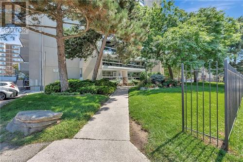 2263 Marine Drive Unit# 1505, Oakville, ON - Outdoor