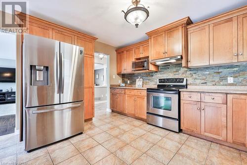 251 Sirente Drive, Hamilton, ON - Indoor Photo Showing Kitchen