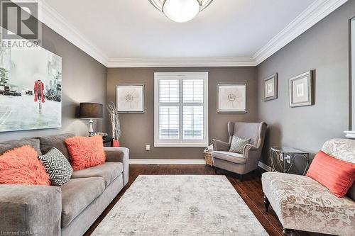 251 Sirente Drive, Hamilton, ON - Indoor Photo Showing Living Room