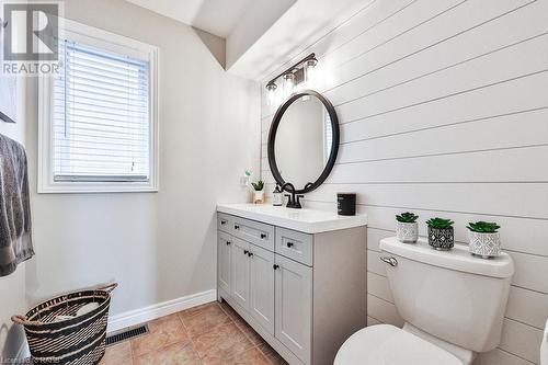 251 Sirente Drive, Hamilton, ON - Indoor Photo Showing Bathroom