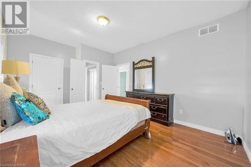 33 Tallman Street, Stoney Creek, ON - Indoor Photo Showing Bedroom