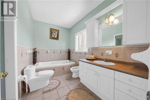 33 Tallman Street, Stoney Creek, ON - Indoor Photo Showing Bathroom