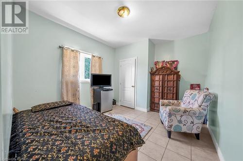 33 Tallman Street, Stoney Creek, ON - Indoor Photo Showing Bedroom