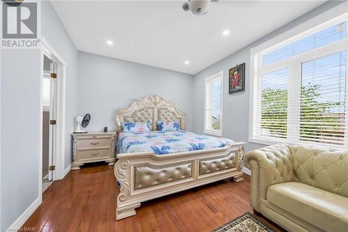 33 Tallman Street, Stoney Creek, ON - Indoor Photo Showing Bedroom