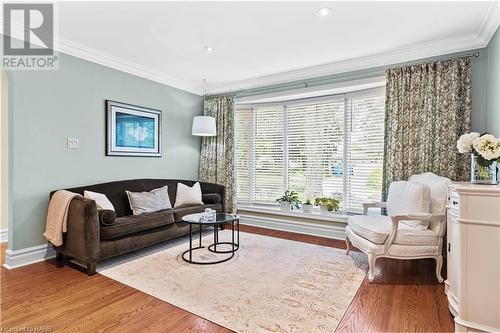 38 Parker Avenue, Ancaster, ON - Indoor Photo Showing Living Room