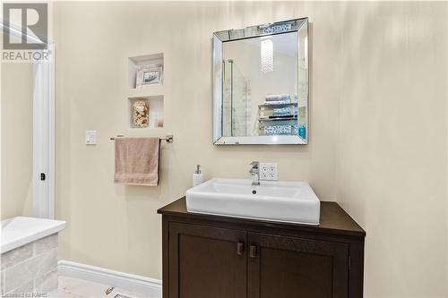 38 Parker Avenue, Ancaster, ON - Indoor Photo Showing Bathroom