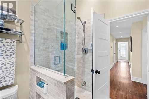 38 Parker Avenue, Ancaster, ON - Indoor Photo Showing Bathroom